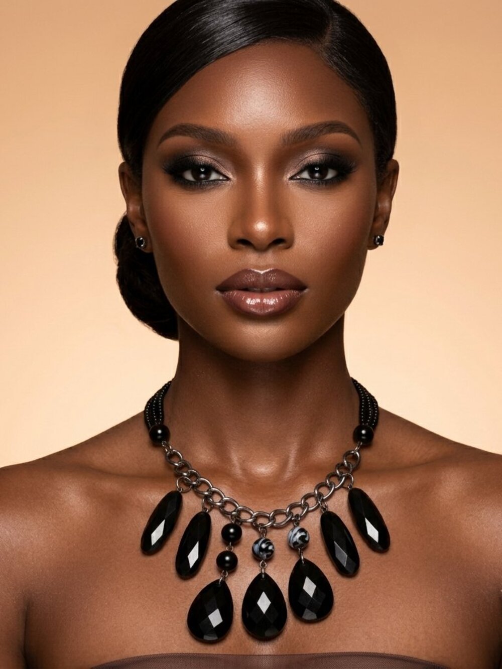Black Faceted Teardrop Necklace - Picture 4 of 5